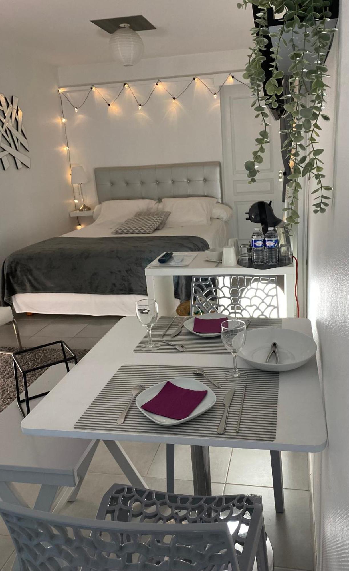 Le Relais De La Hardiesse 6Km Mont St Michel - Chambres Doubles - Suite Spa Privatif Courtils Dış mekan fotoğraf